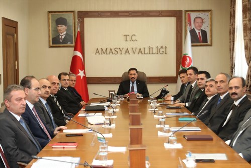 Valimiz Mustafa MASATLI, Kamu Hizmetleri ile Kamu Yatırımlarının Genel Değerlendirmesinin Yapıldığı Toplantıya Başkanlık Etti.